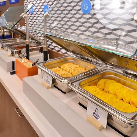 Holiday Inn Express La Plata By Ihg Bagian luar foto