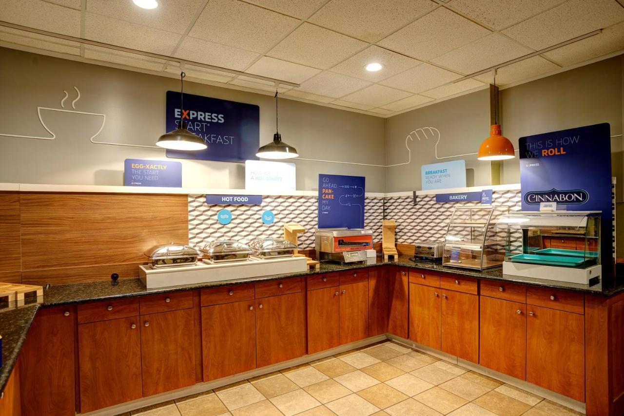 Holiday Inn Express La Plata By Ihg Bagian luar foto