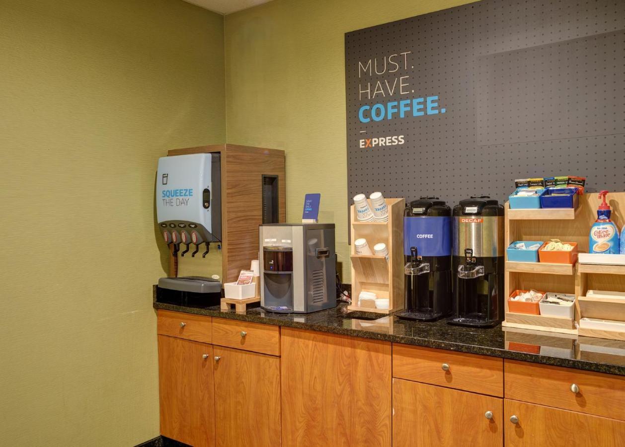 Holiday Inn Express La Plata By Ihg Bagian luar foto