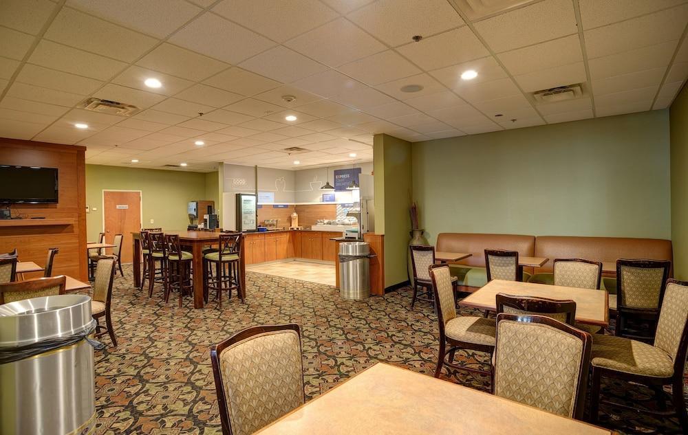 Holiday Inn Express La Plata By Ihg Bagian luar foto