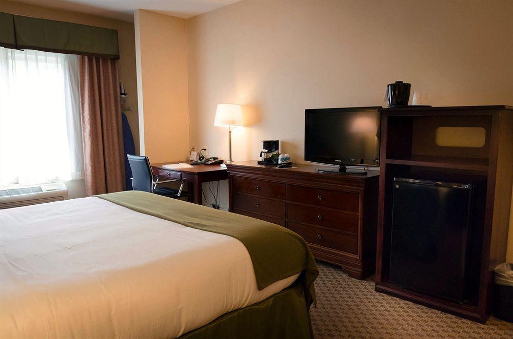 Holiday Inn Express La Plata By Ihg Bagian luar foto