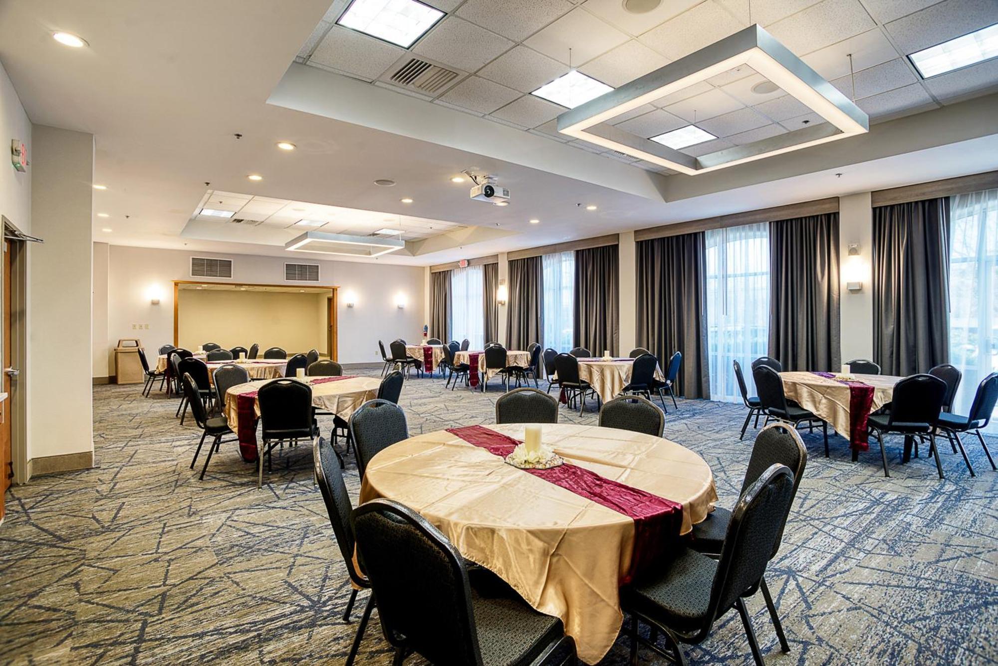 Holiday Inn Express La Plata By Ihg Bagian luar foto