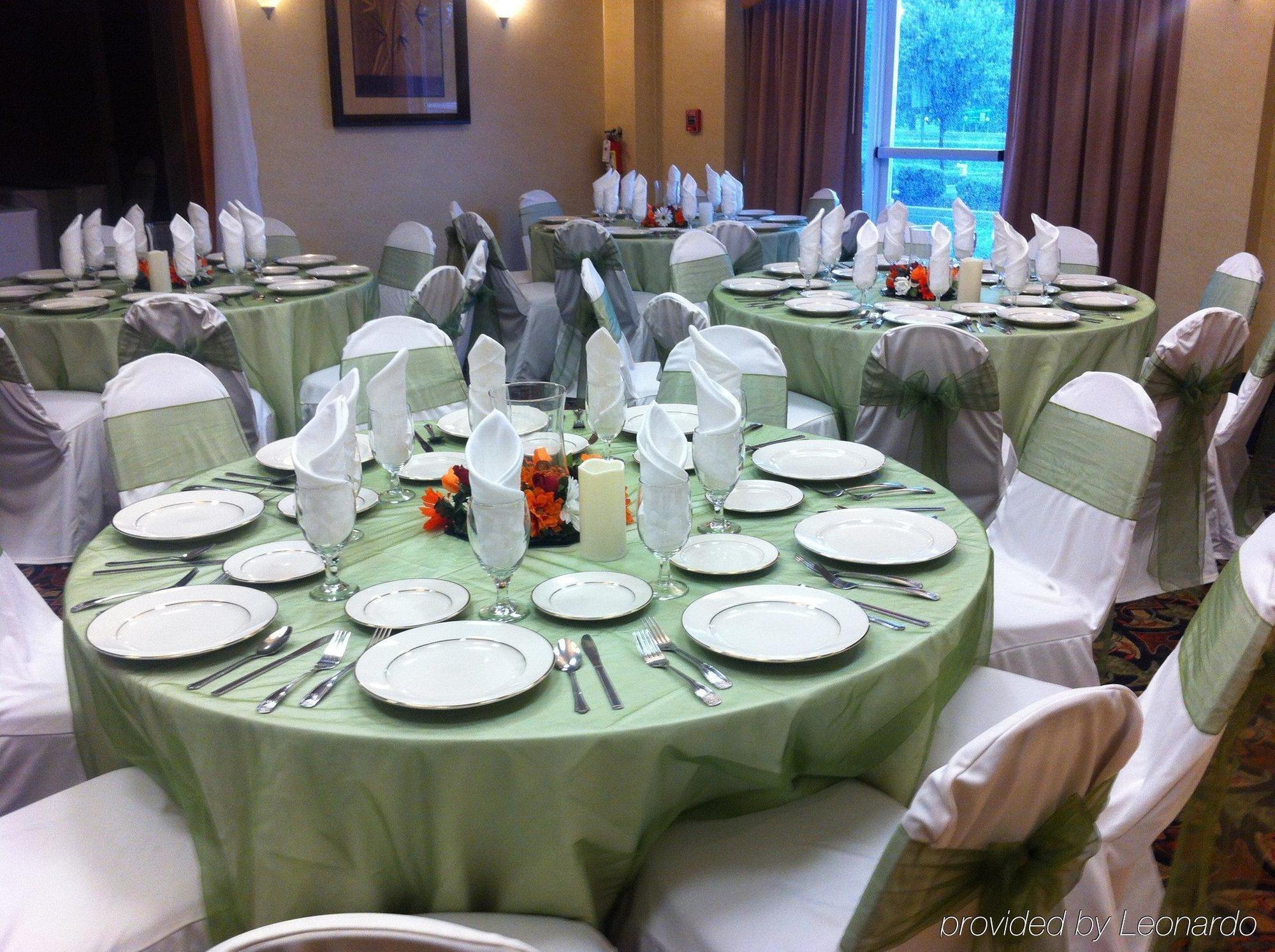 Holiday Inn Express La Plata By Ihg Bagian luar foto