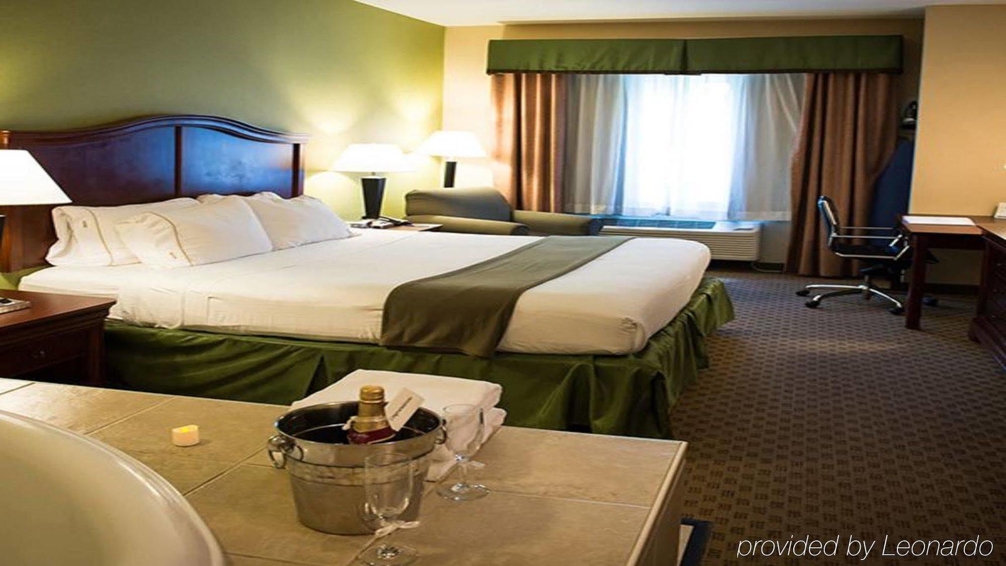 Holiday Inn Express La Plata By Ihg Bagian luar foto