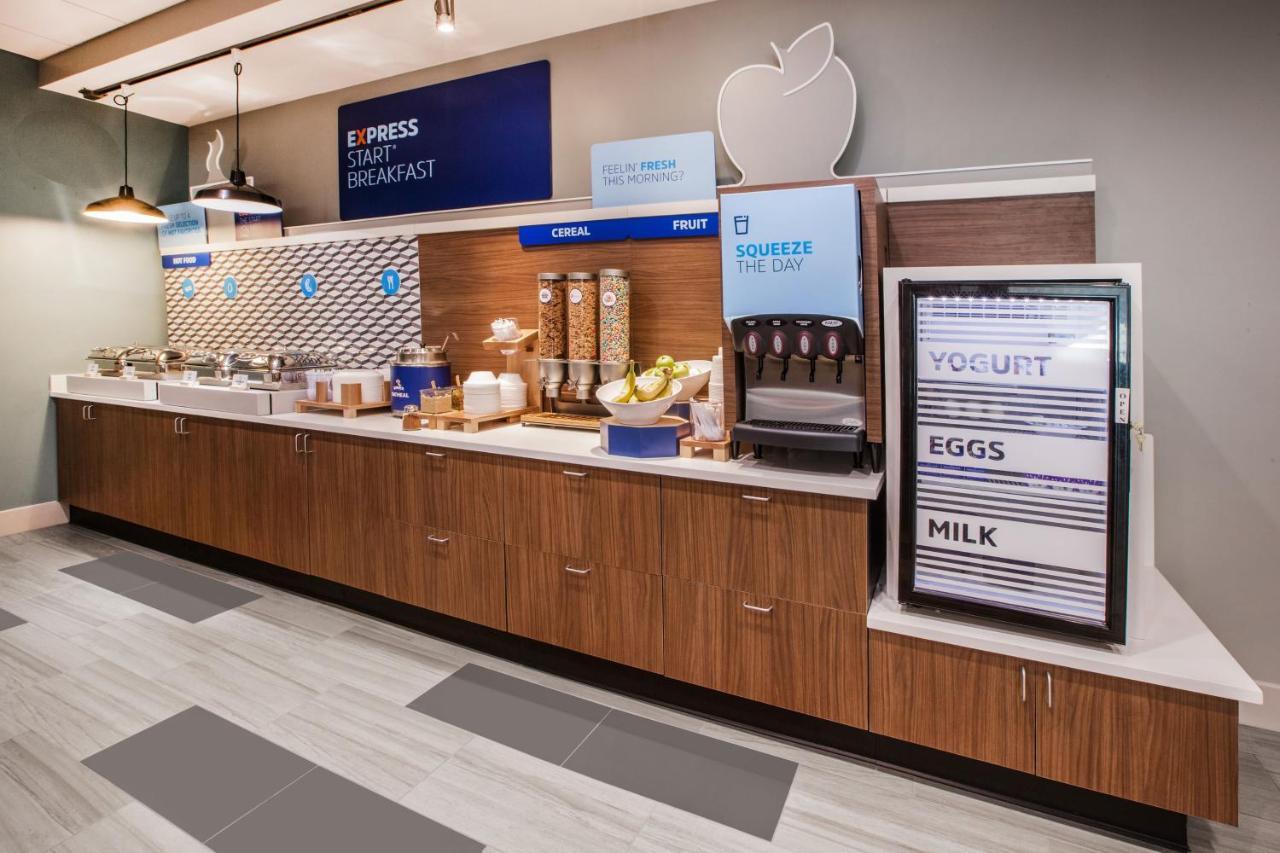 Holiday Inn Express La Plata By Ihg Bagian luar foto